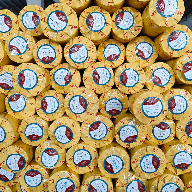 550 แบนเนอร์แบบยืดหยุ่นที่มีไฟส่องด้านหน้าสำหรับกลางแจ้ง